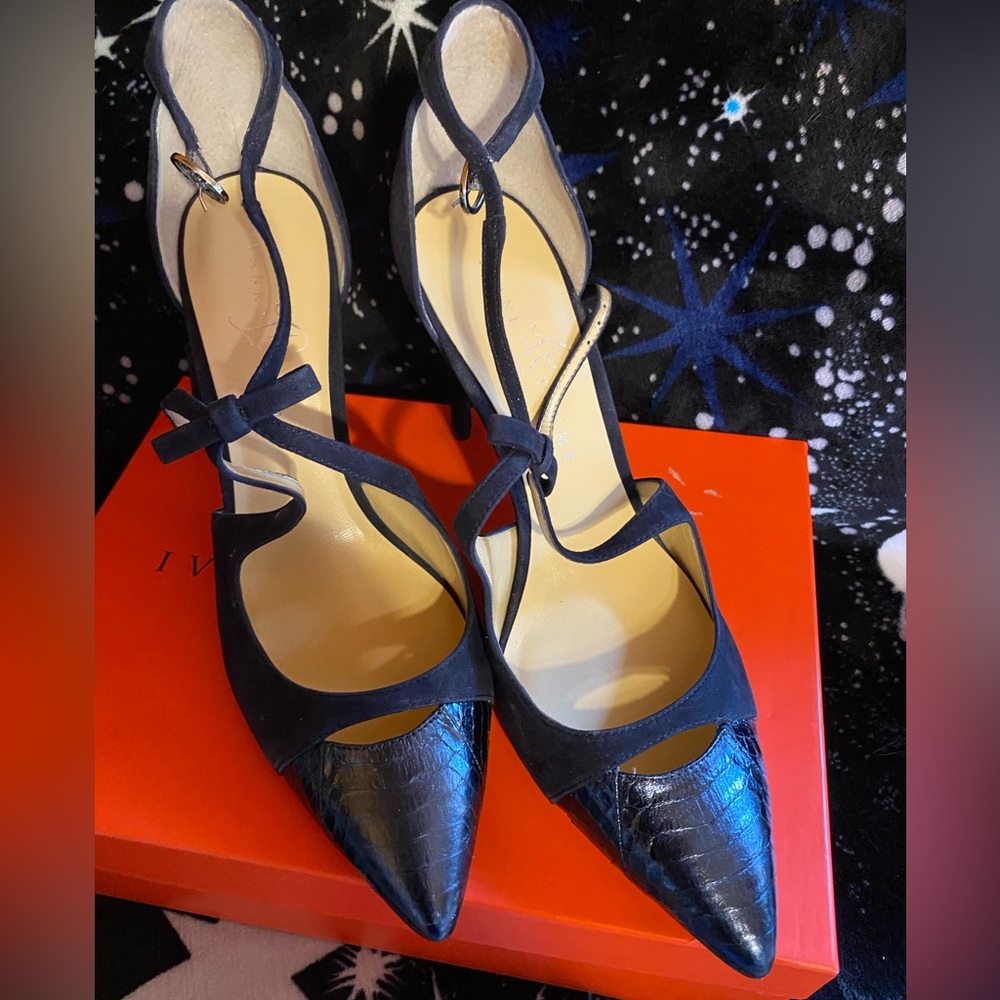 Beyond Fabulous blue size 10M Ivanka Trump shoes 👠